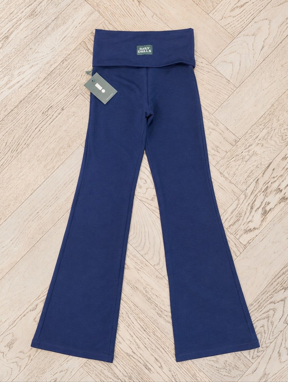 SOLD OUT Parke Cake Batter Mockneck S/M + Daily Drills Navy Foldover Pants S - Picture 4 of 8